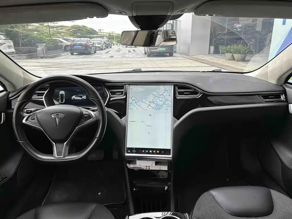 Tesla Model S — миниатюра 6