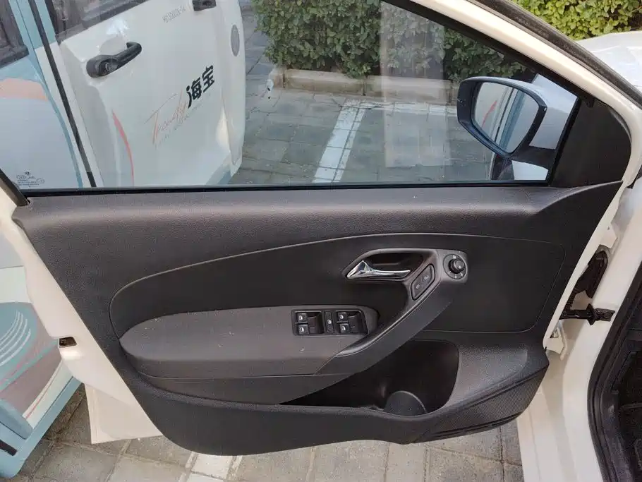 Volkswagen Polo — миниатюра 7