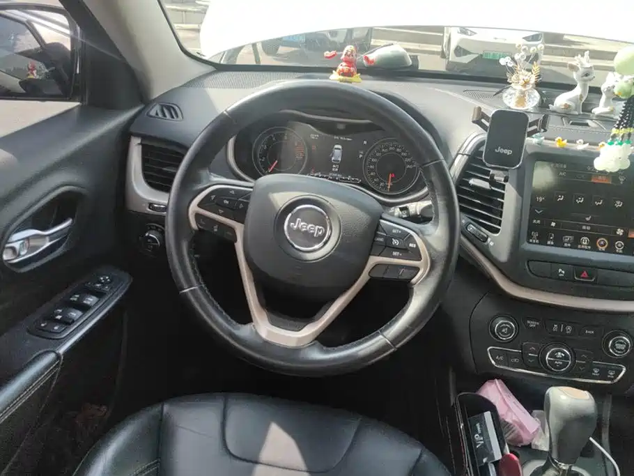 Jeep Cherokee — миниатюра 15