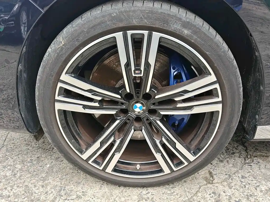 BMW 7 Series — миниатюра 15