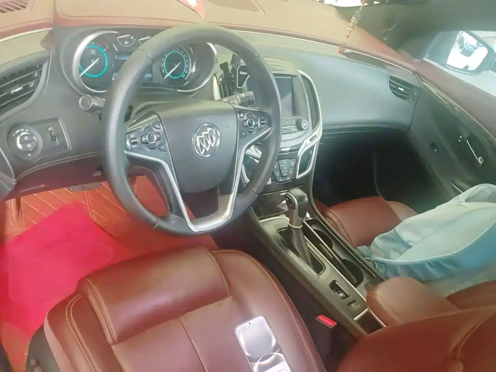 Buick LaCrosse — миниатюра 10