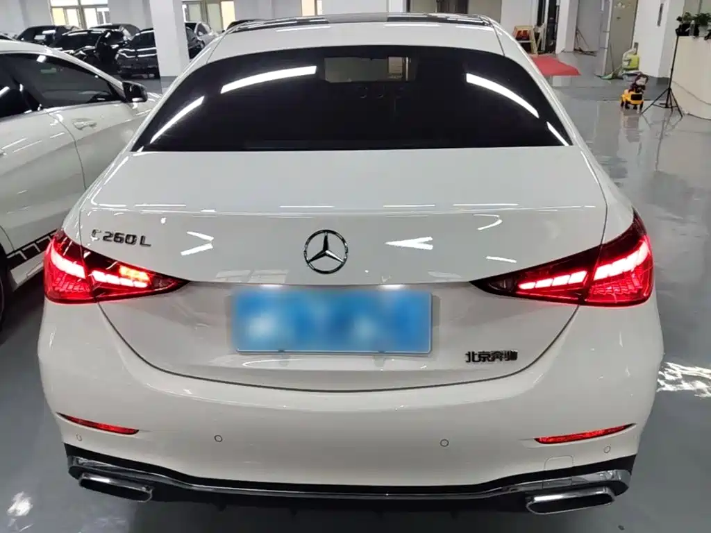 Mercedes-Benz C-Class — миниатюра 6