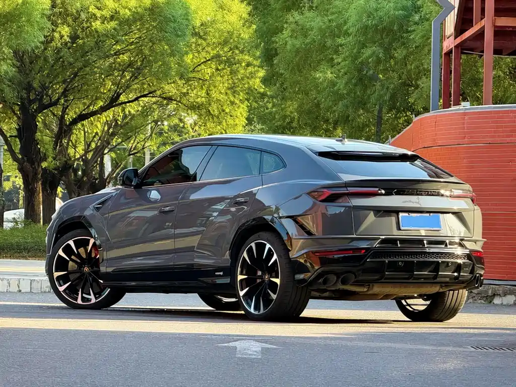 Lamborghini Urus — миниатюра 4