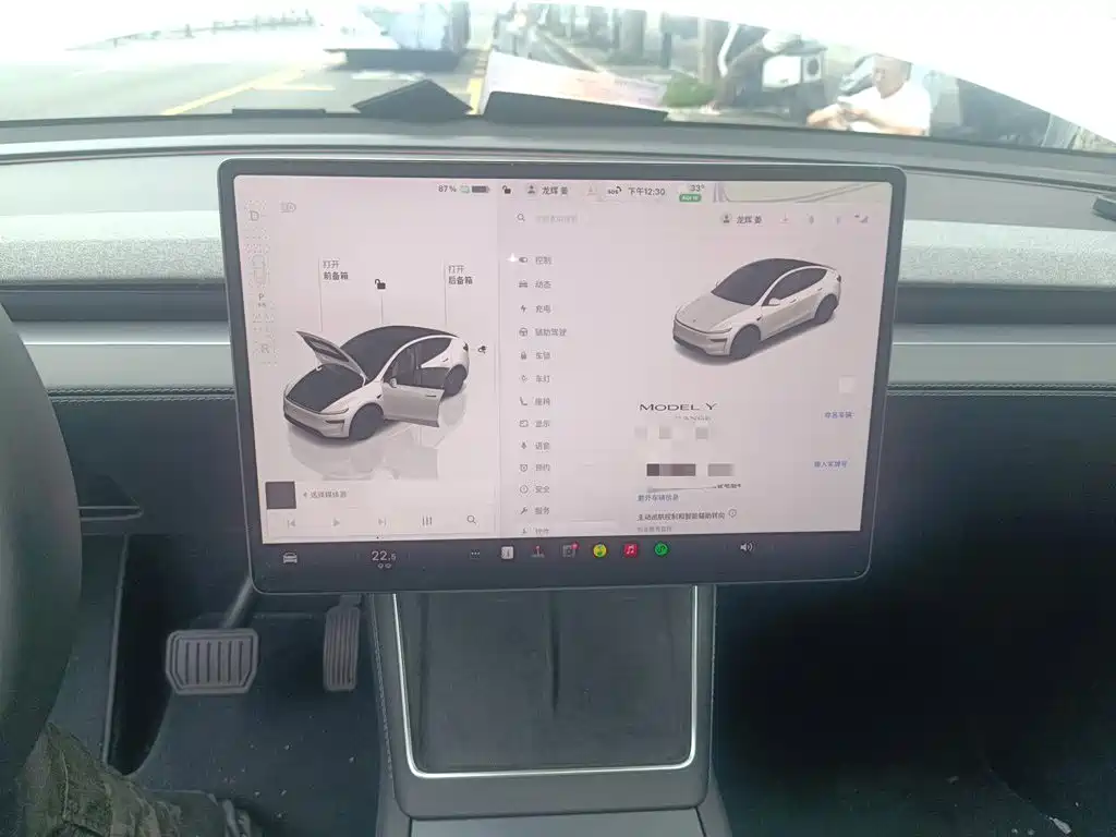 Tesla Model Y — миниатюра 14