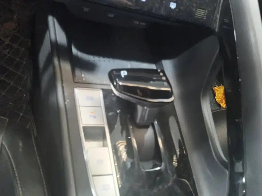 Hyundai Elantra — миниатюра 16