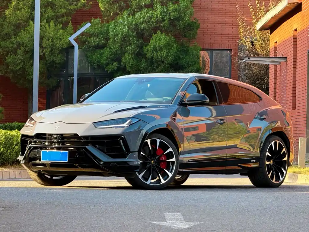 Lamborghini Urus — миниатюра 3