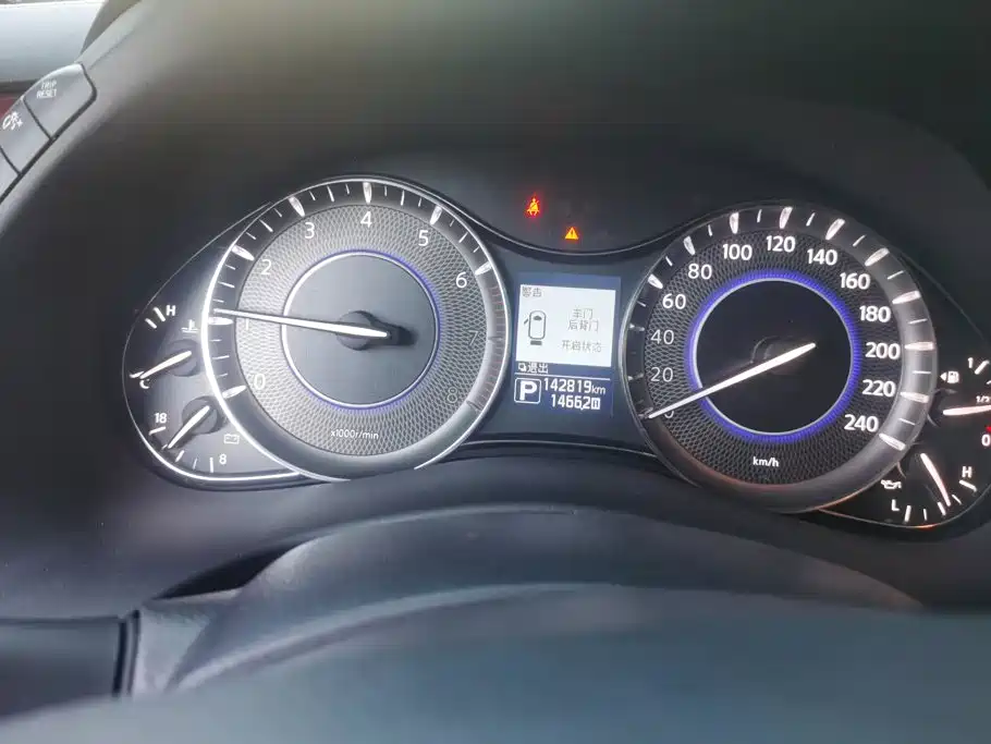 Infiniti QX80 — миниатюра 13