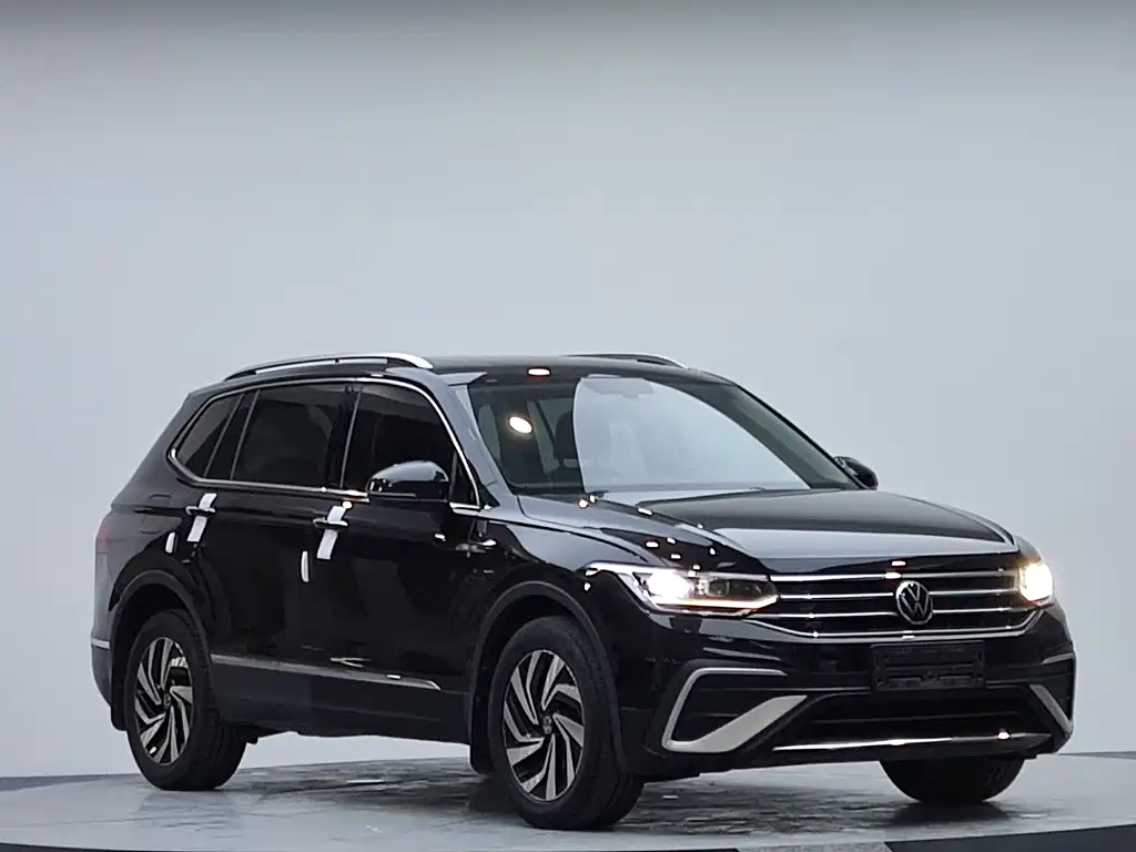 Volkswagen Tiguan L — миниатюра 4