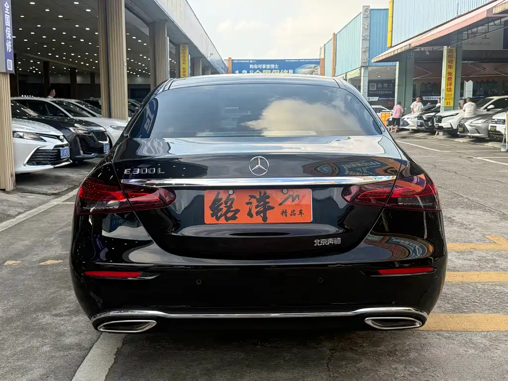 Mercedes-Benz E-Class — миниатюра 8