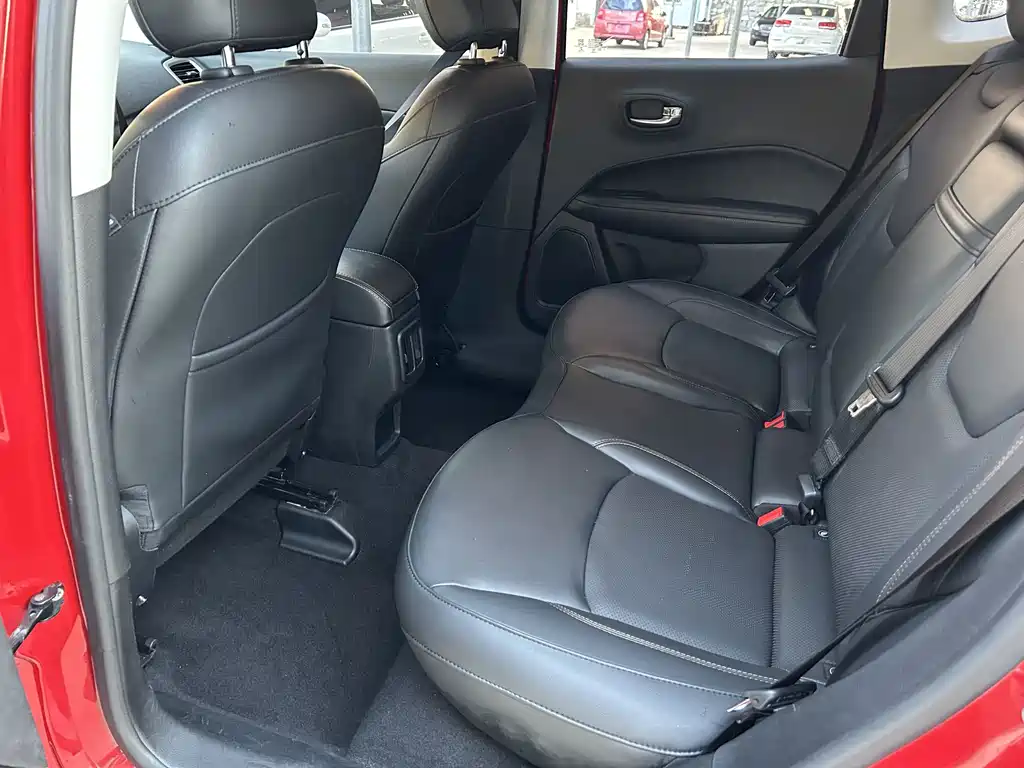 Jeep Compass — миниатюра 5