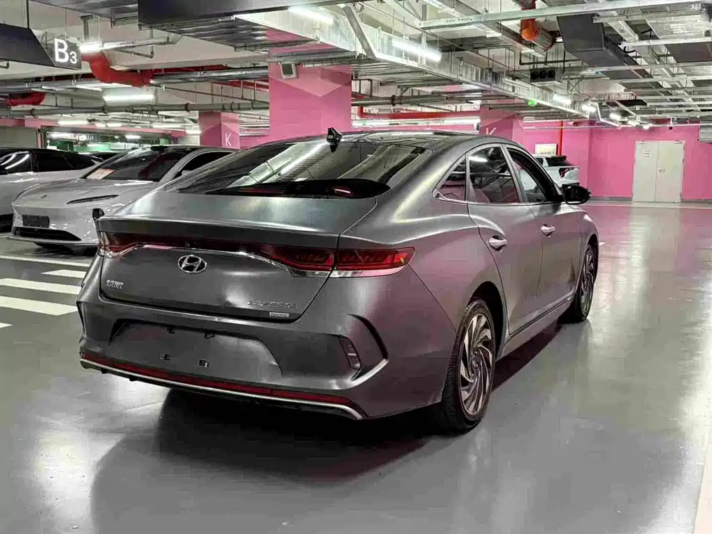Hyundai Fista EV — миниатюра 8