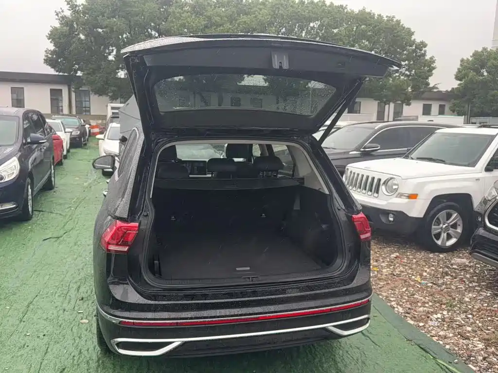 Volkswagen Tiguan L — миниатюра 7