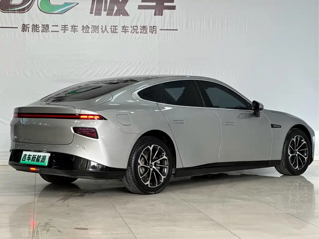 XPeng P7 — миниатюра 9