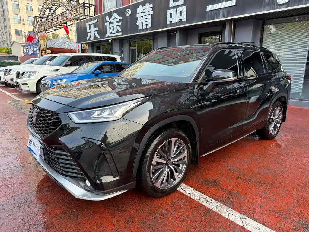 Toyota Crown Kluger — миниатюра 2
