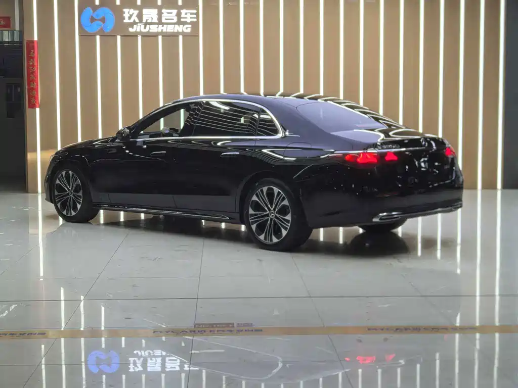 Mercedes-Benz E-Class New Energy — миниатюра 6