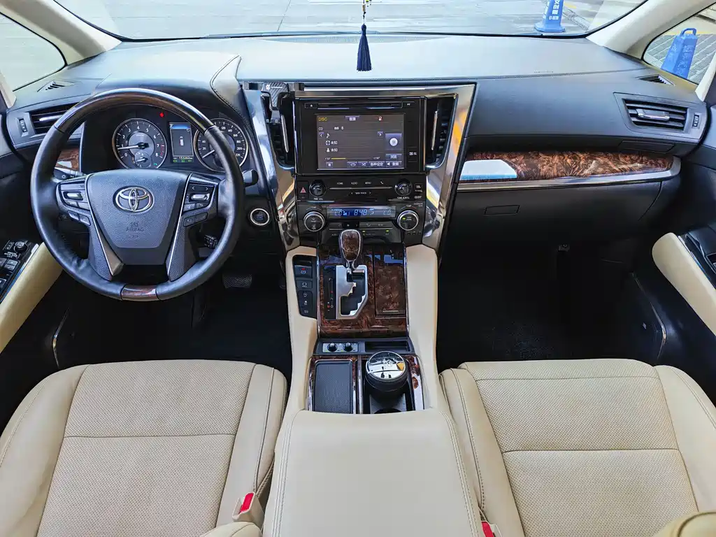 Toyota Alphard 2018 3.5L Luxury