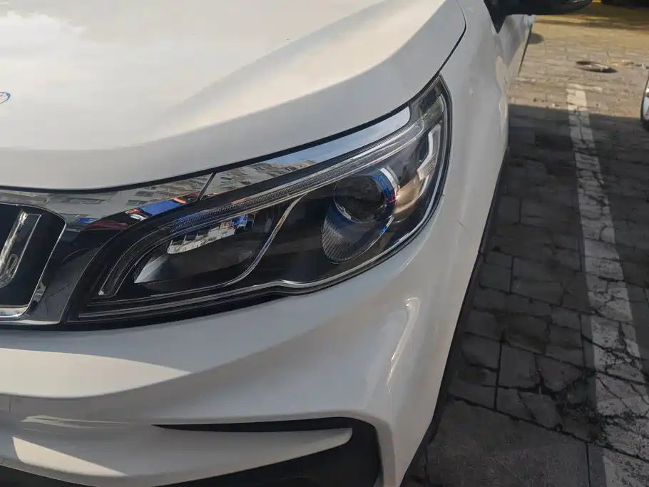 Geely Vision X3 — миниатюра 5