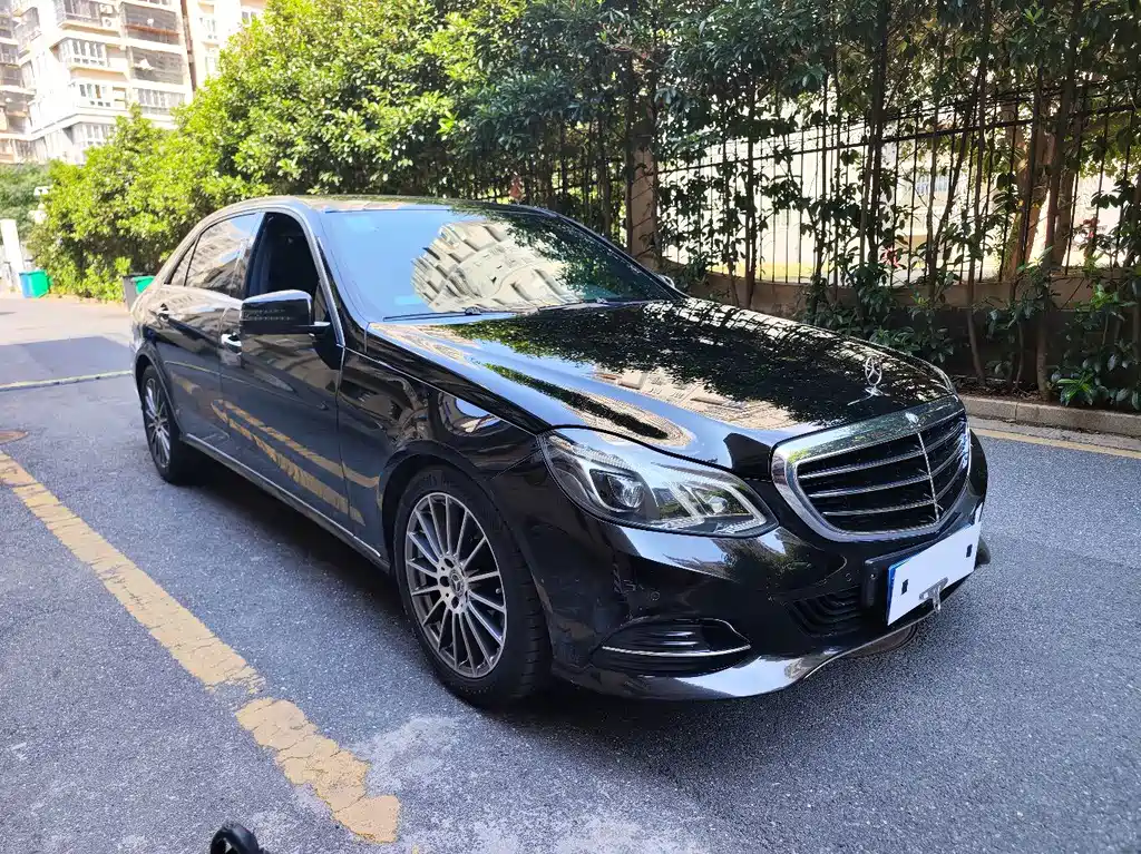 Mercedes-Benz E-Class — миниатюра 4