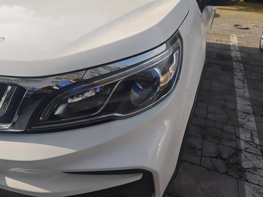 Geely Vision X3 1.5 л 2021 г. Белый, пробег 41800 км