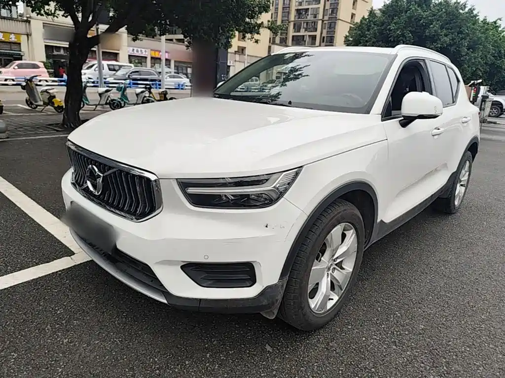 Volvo XC40 — миниатюра 2