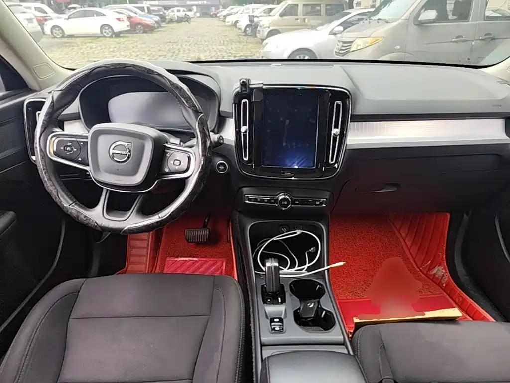 Volvo XC40 — миниатюра 10