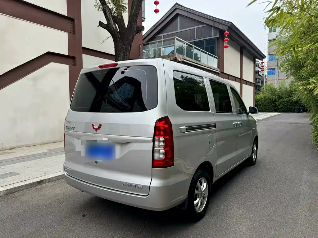 Wuling Hongguang V — миниатюра 7