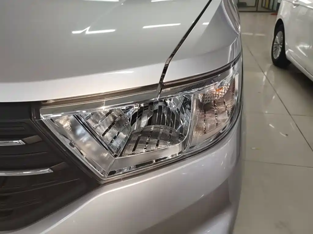 Wuling Hongguang V — миниатюра 24
