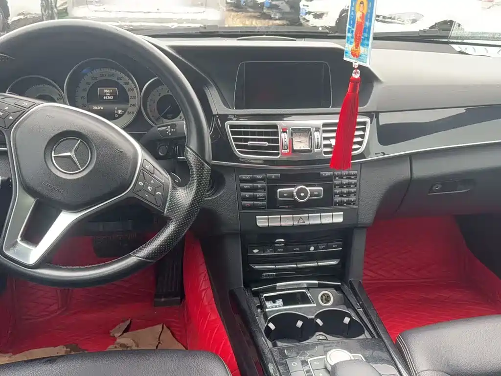 Mercedes-Benz E-Class — миниатюра 3