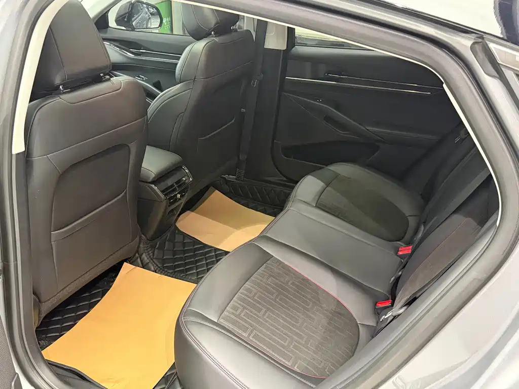 Ford Mondeo — миниатюра 15