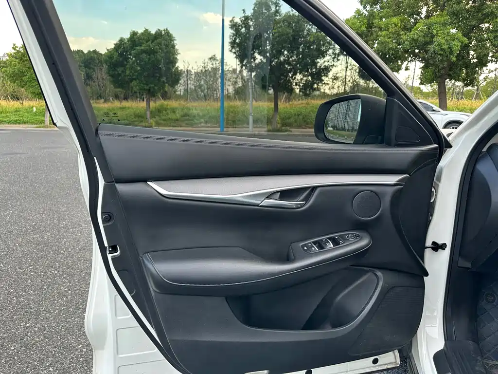 Infiniti QX50 — миниатюра 10