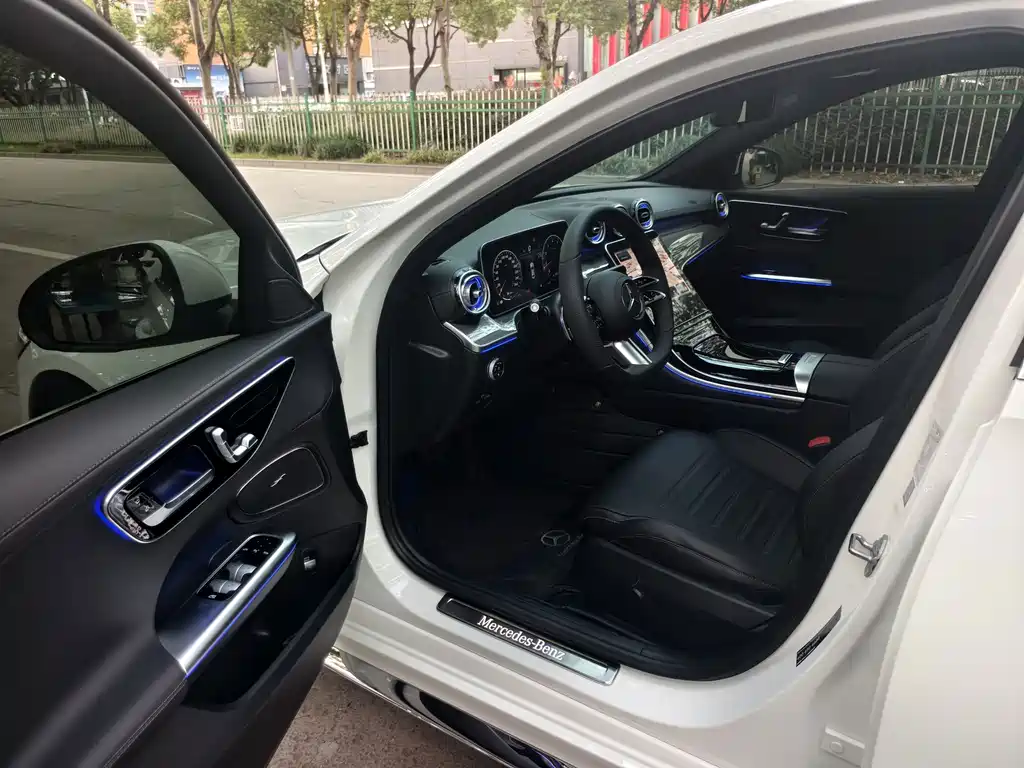 Mercedes-Benz C-Class — миниатюра 4