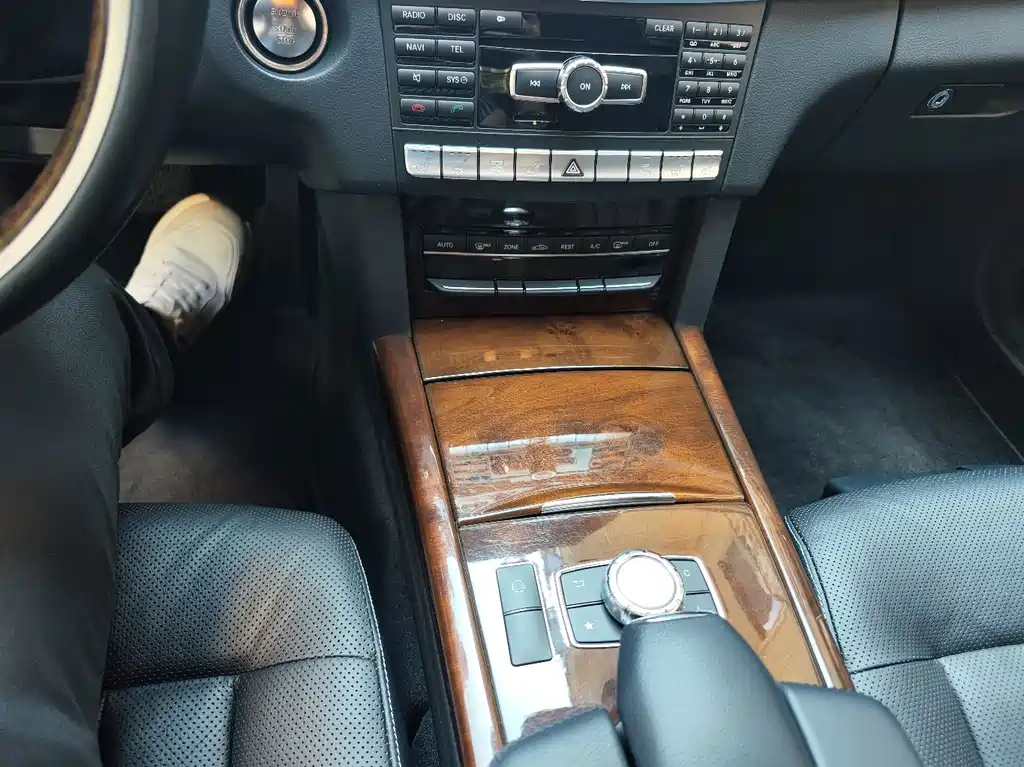 Mercedes-Benz E-Class — миниатюра 15
