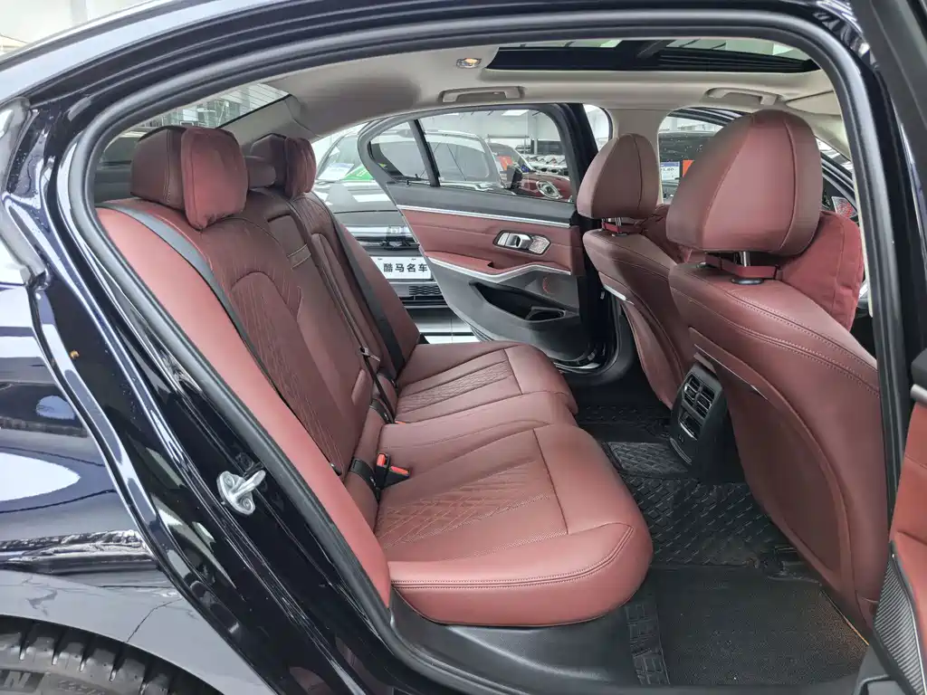 BMW 3 Series — миниатюра 11