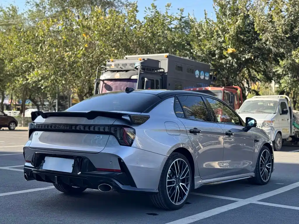 Lynk & Co 03 — миниатюра 13