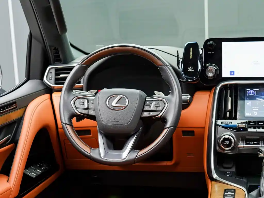 Lexus LX — миниатюра 13