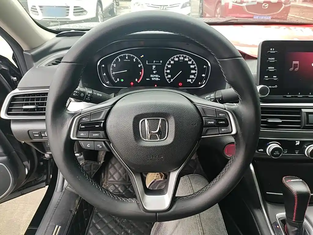 Honda Accord — миниатюра 11