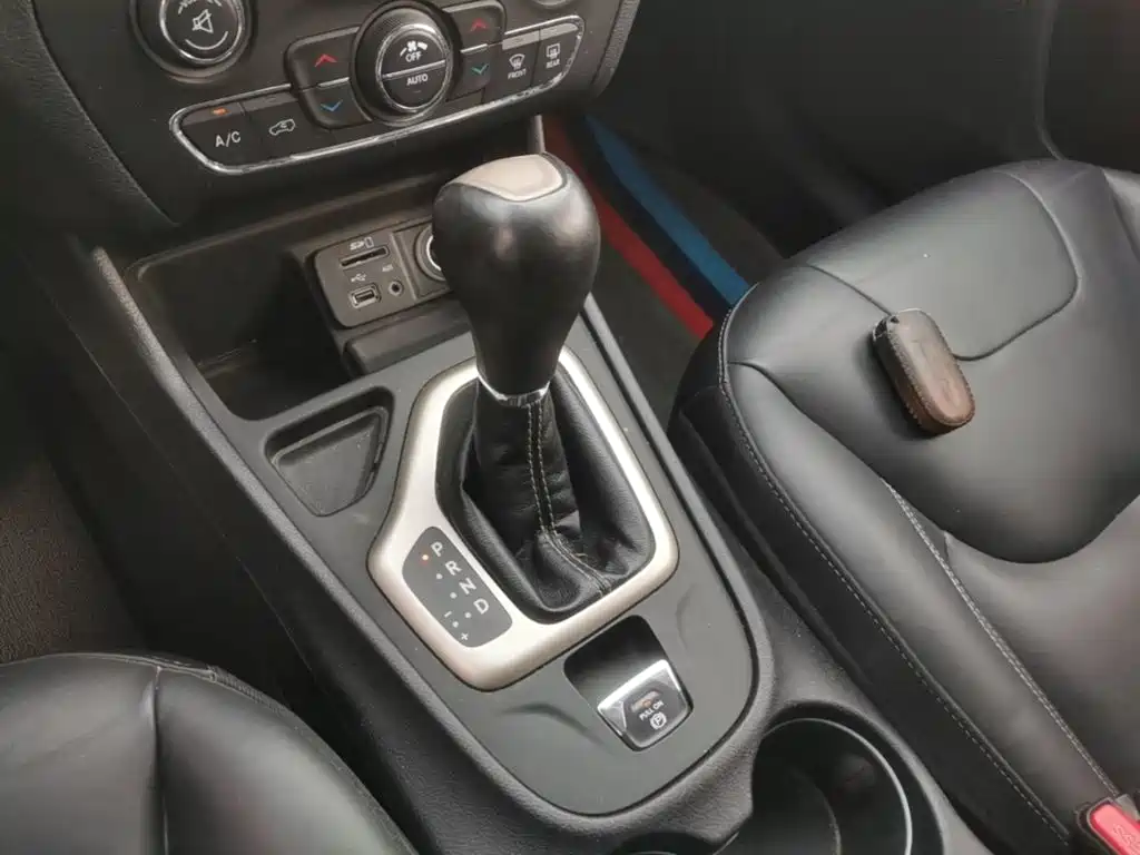 Jeep Cherokee — миниатюра 14