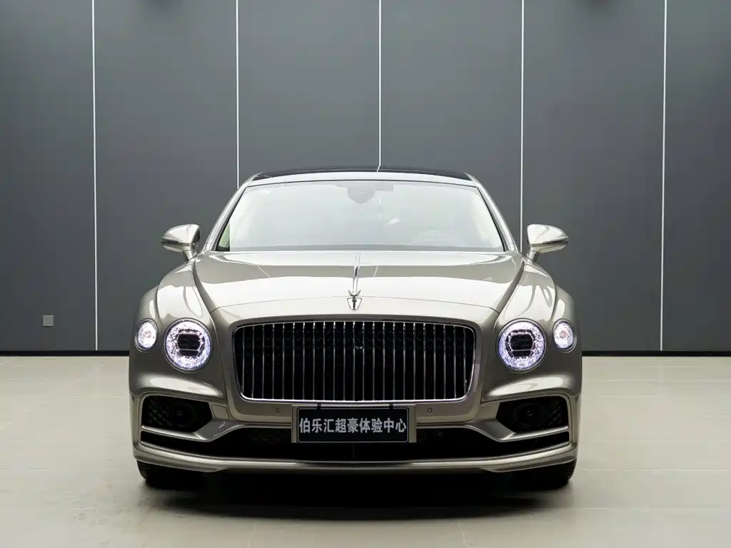 Bentley Flying Spur PHEV — миниатюра 4