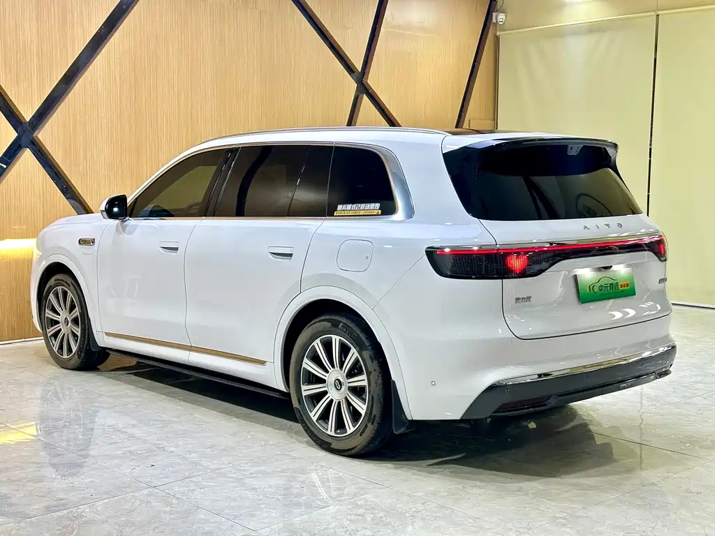 AITO AITO M8 — миниатюра 24