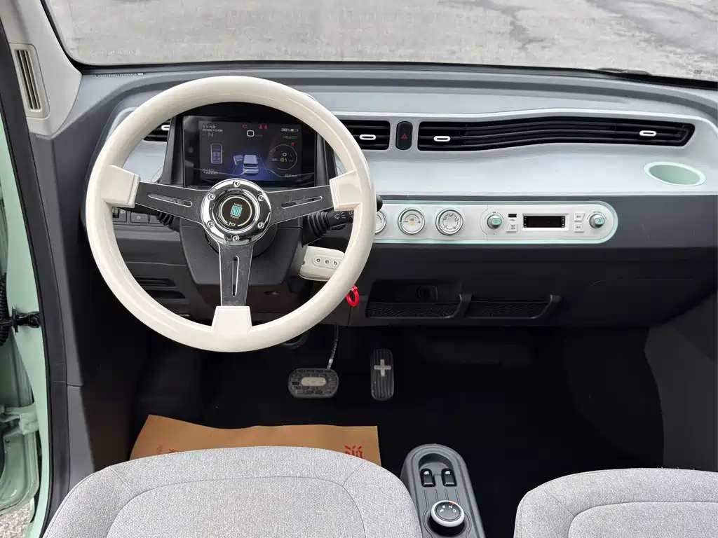 Wuling MINIEV — миниатюра 4