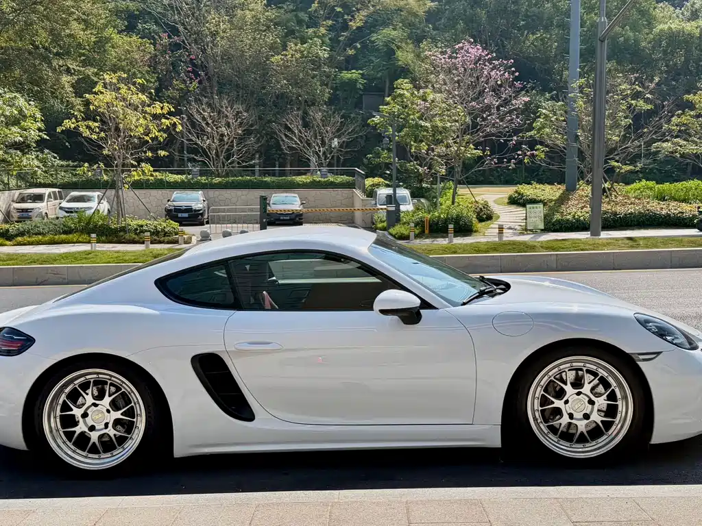 Porsche 718 2016 Cayman 2.0T