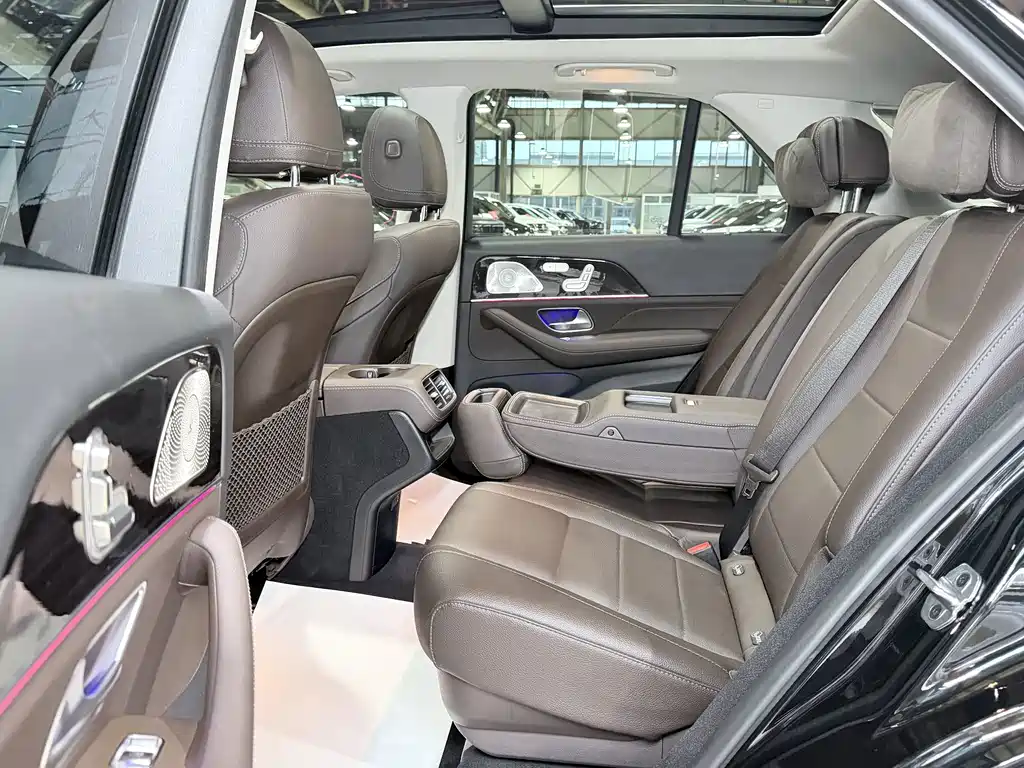 Mercedes-Benz GLE (Import) — миниатюра 10