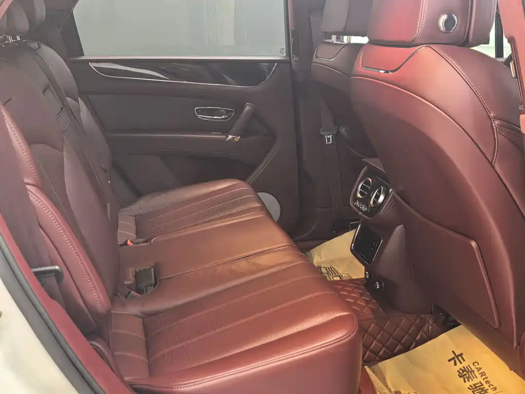 Bentley Bentayga — миниатюра 21