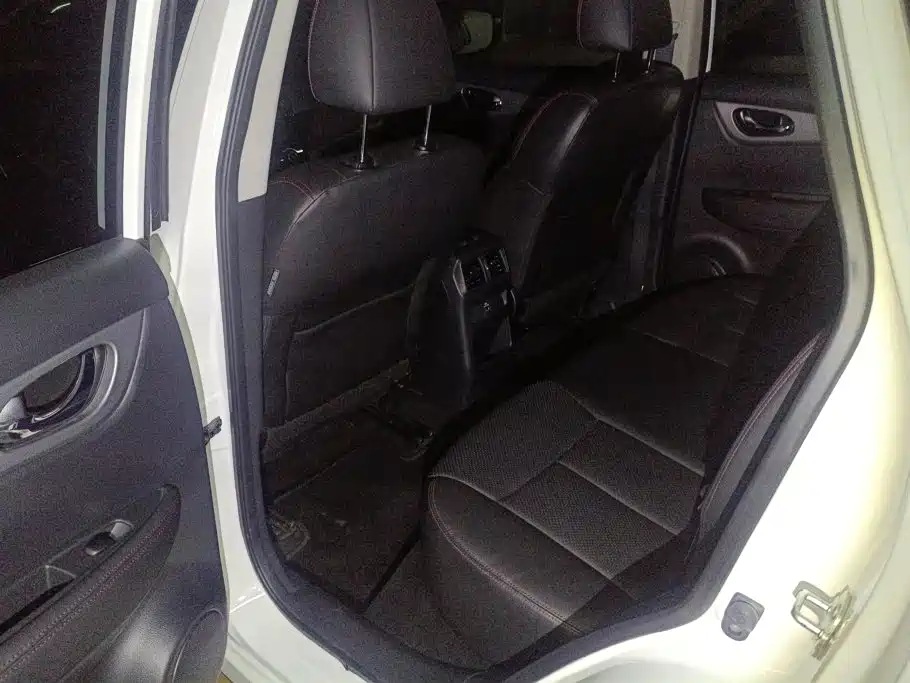 Nissan Qashqai — миниатюра 11