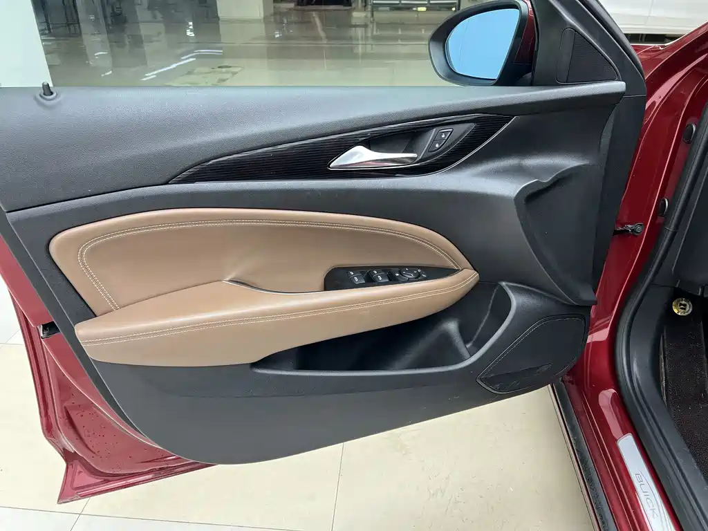 Buick Regal — миниатюра 13