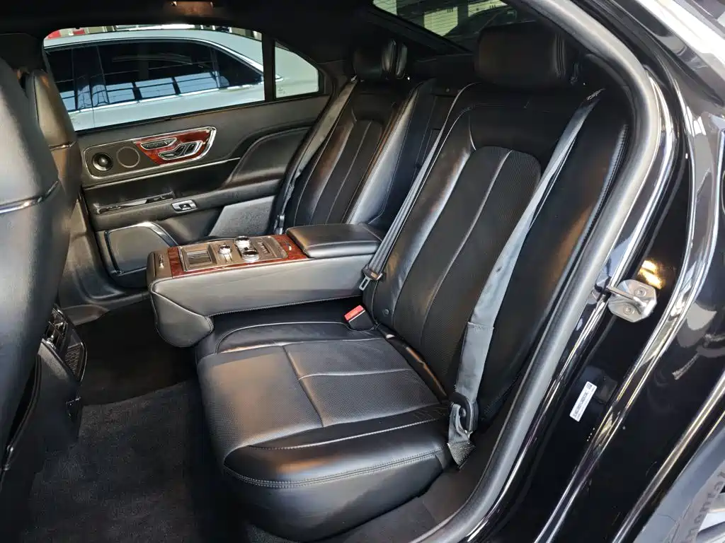Lincoln Continental — миниатюра 17