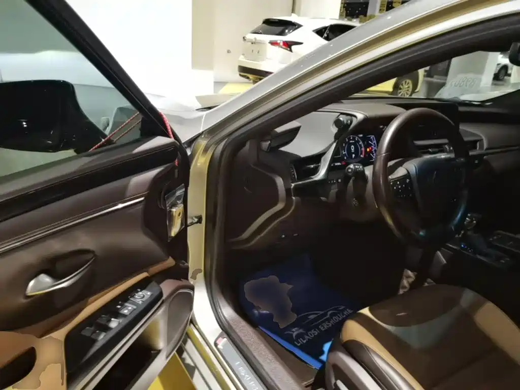 Lexus ES — миниатюра 16