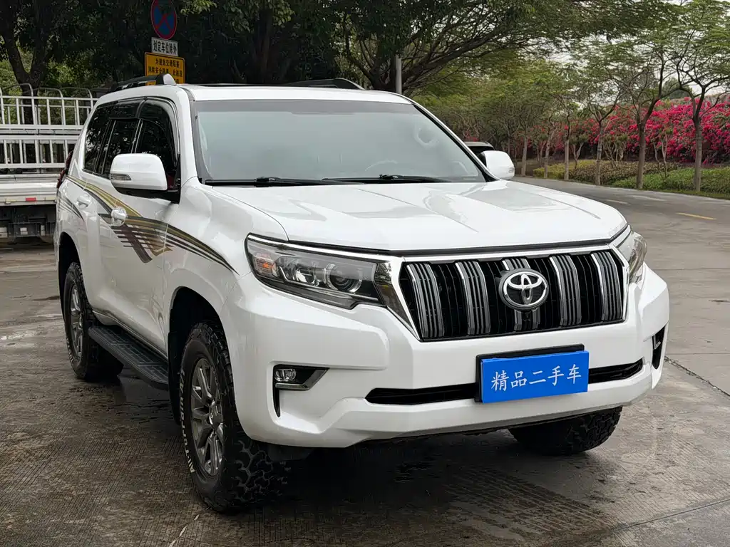 TOYOTA PRADO