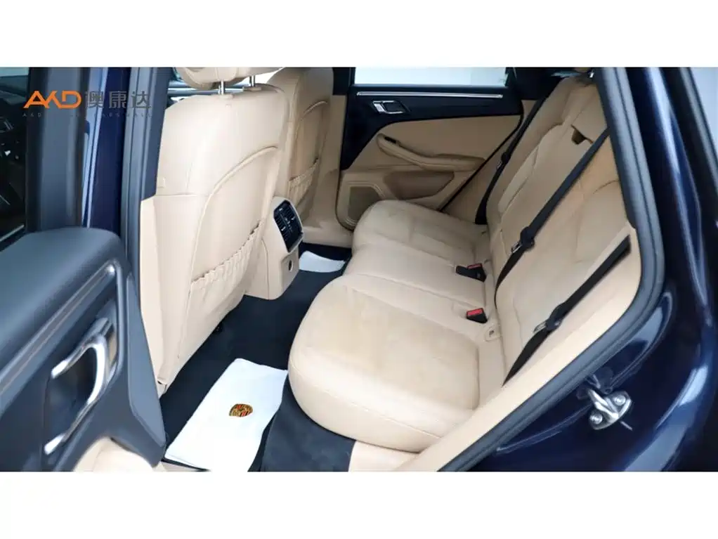 Porsche Macan — миниатюра 7