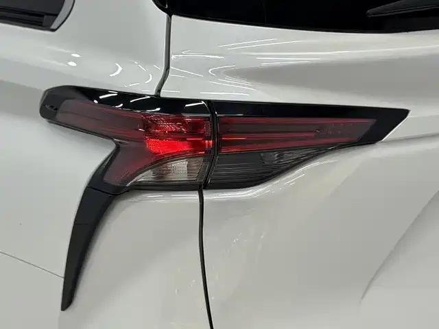 Toyota Granvia — миниатюра 12